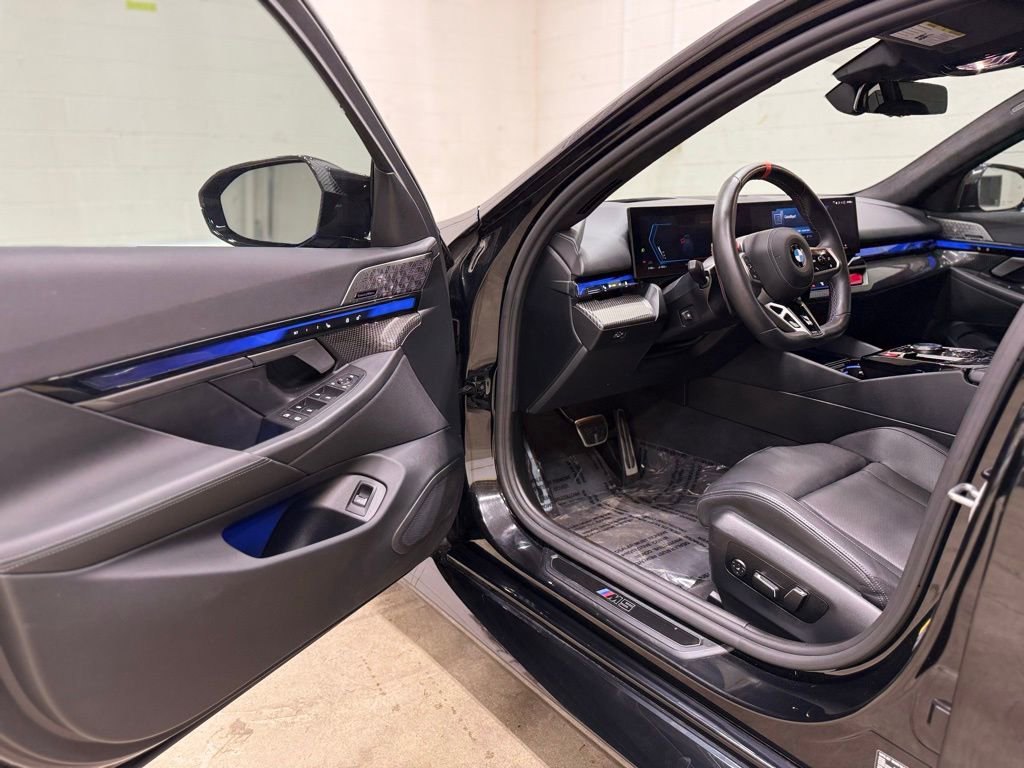 Used 2025 BMW M5 w/ Carbon Package image 35