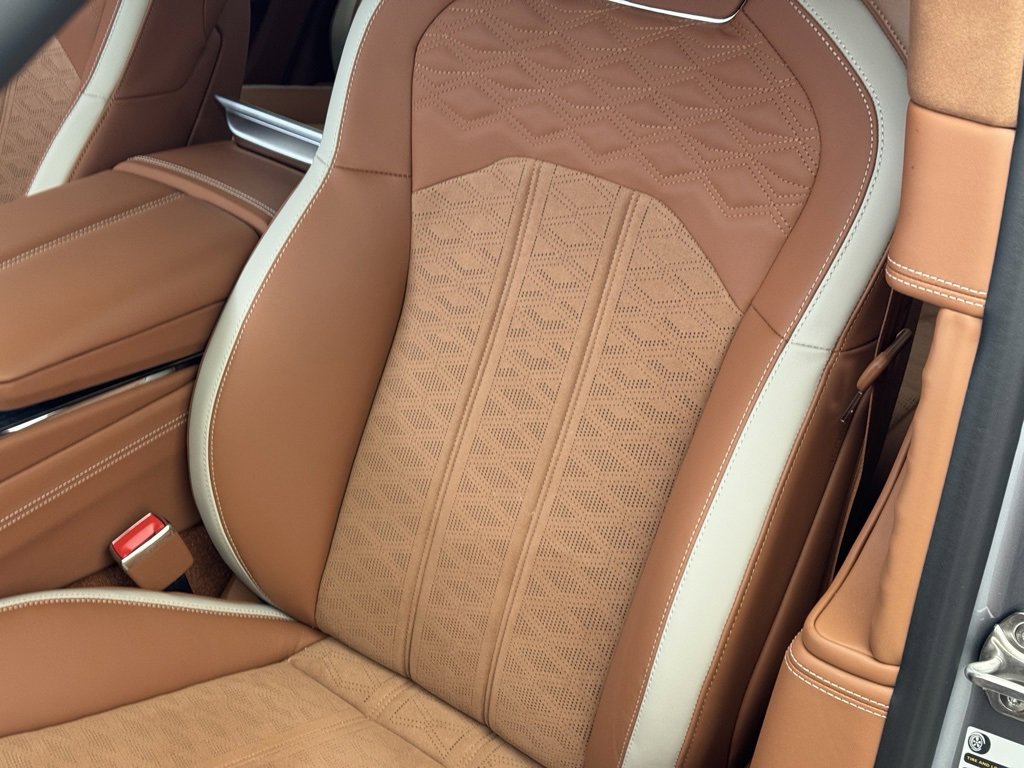 New 2026 Bentley Flying Spur Plug-In Hybrid image 6