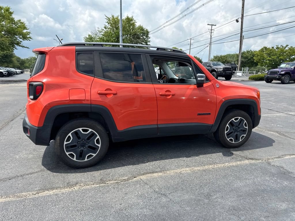 Used 2015 Jeep Renegade Trailhawk w/ Popular Equipment Group AWD/4WD image 13