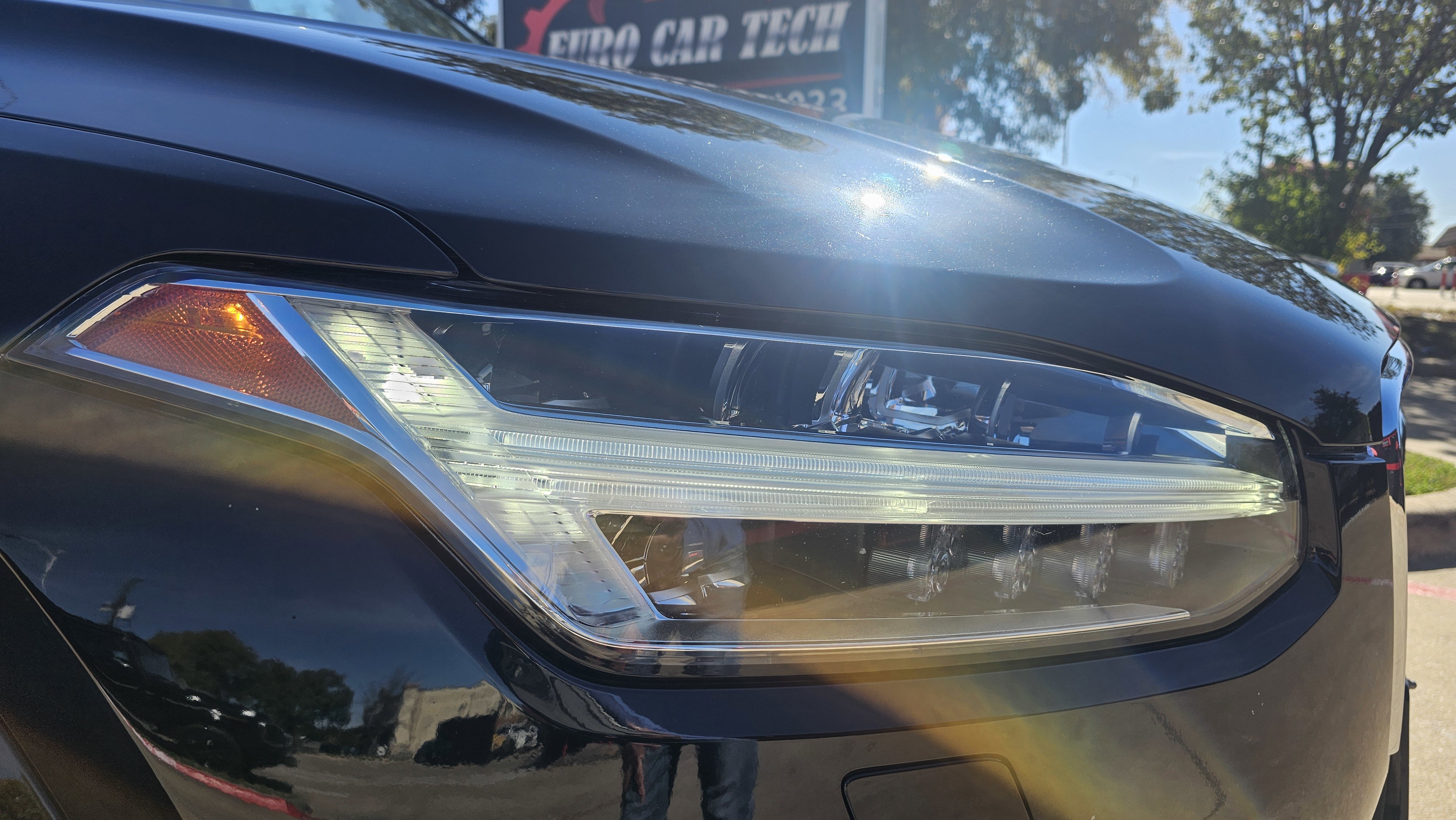 Used 2017 Volvo XC90 T6 Momentum w/ Vision Package image 12