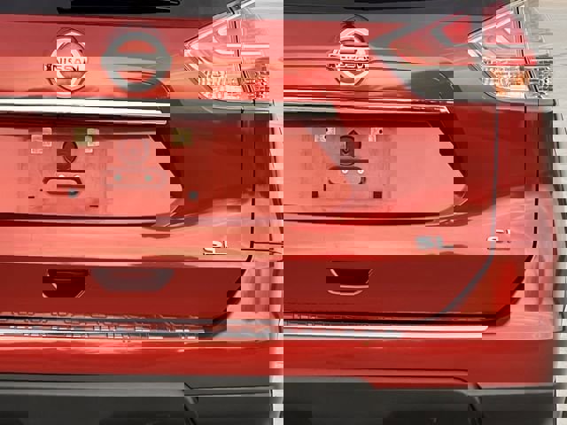 Used 2015 Nissan Rogue SL w/ SL Premium Package image 5