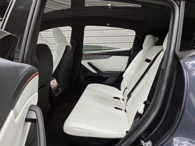 Used 2026 Tesla Model Y Long Range RWD image 16