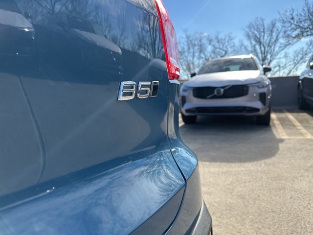 Certified 2023 Volvo XC40 B5 Plus image 39