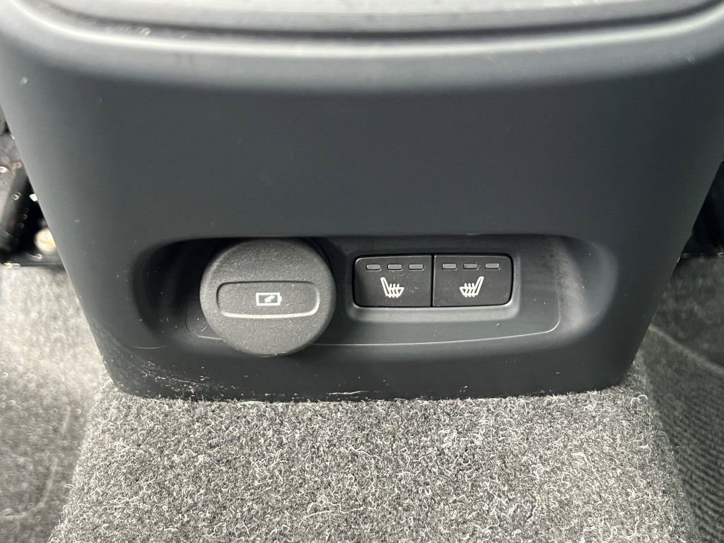 Certified 2023 Volvo C40 P8 Recharge Ultimate image 20