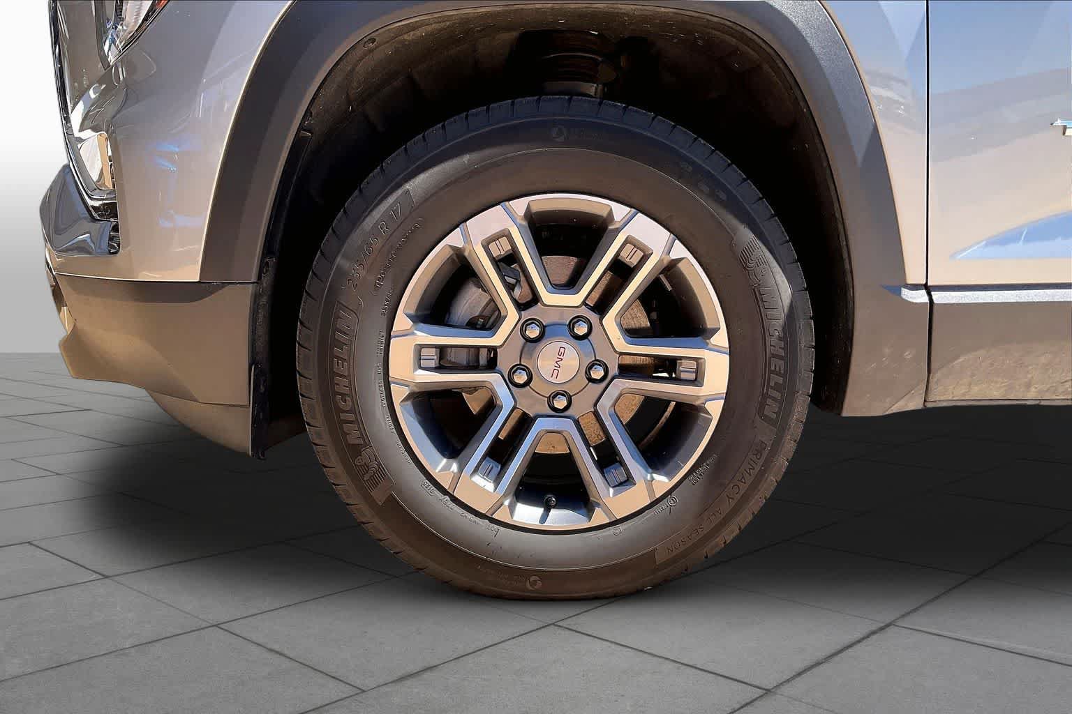 Used 2025 GMC Terrain Elevation AWD/4WD image 13