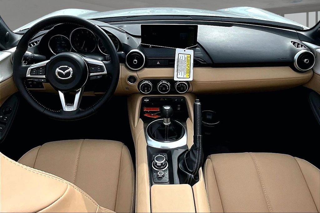 New 2026 MAZDA MX-5 Miata RF Grand Touring RWD image 9