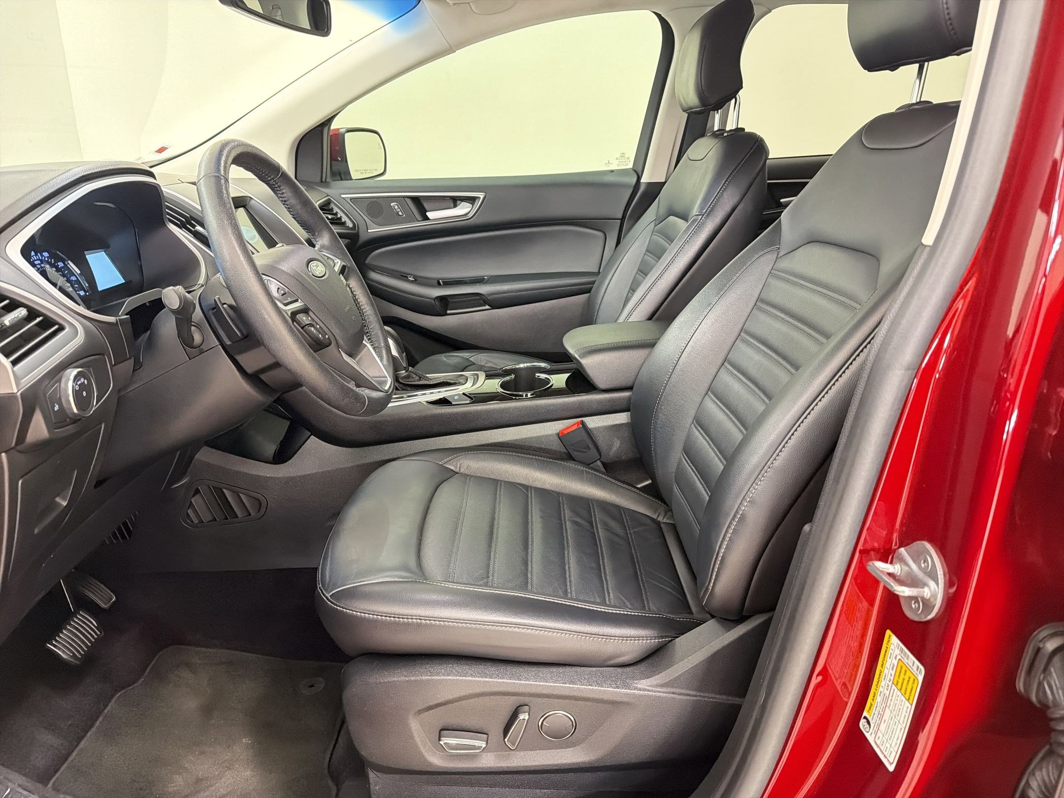 Used 2017 Ford Edge SEL w/ Equipment Group 201A image 5