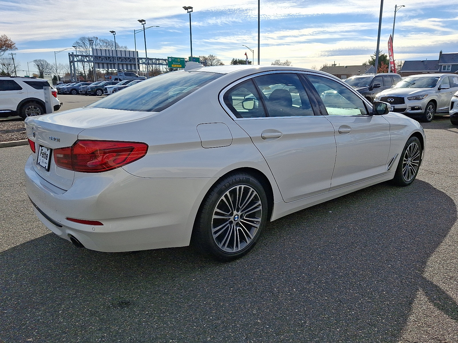 Used 2019 BMW 530i xDrive w/ Convenience Package image 4