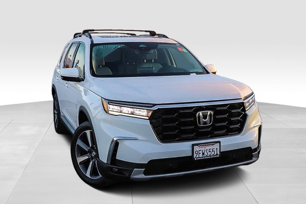 Used 2023 Honda Pilot Elite image 2