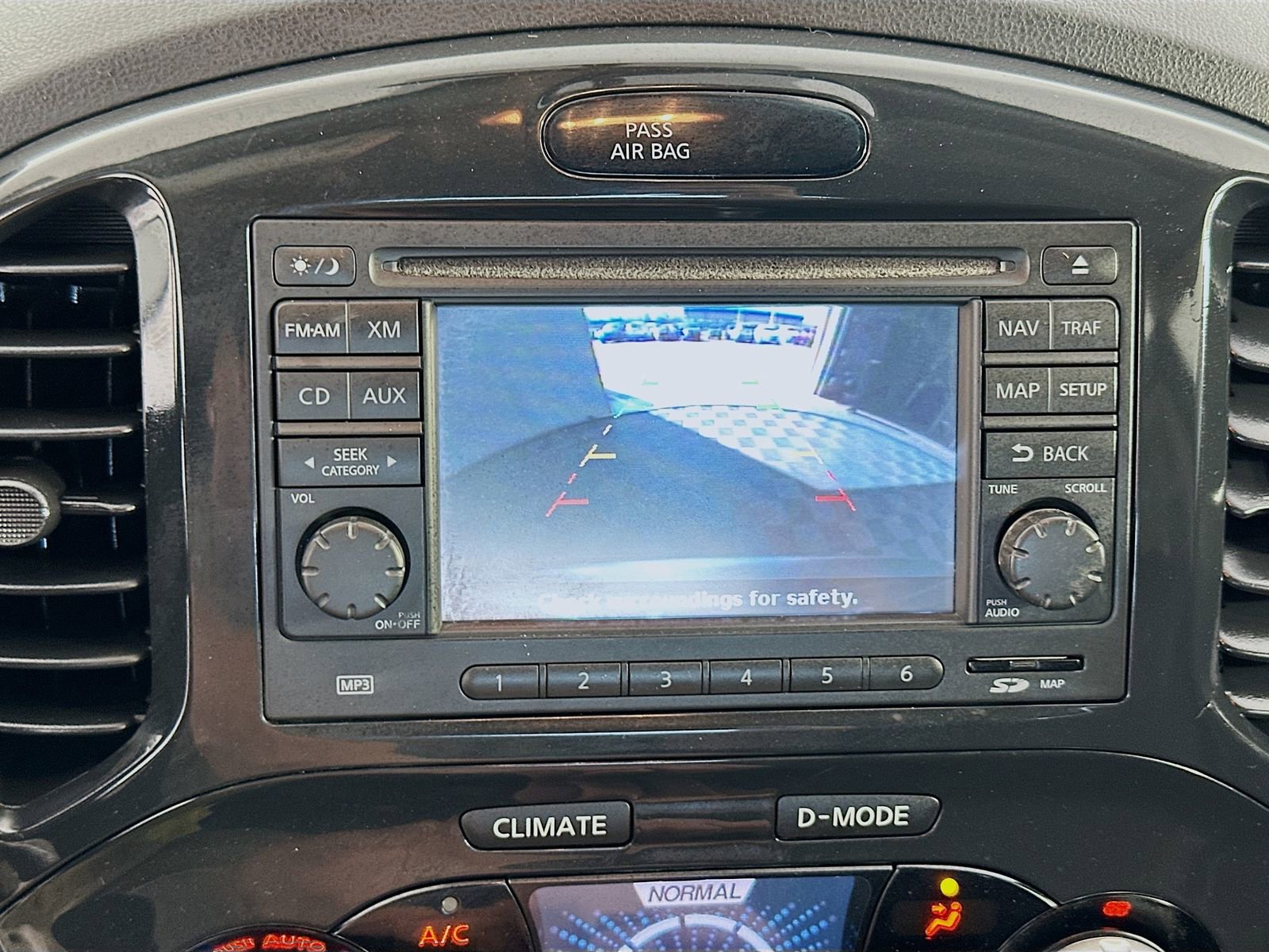Used 2014 Nissan Juke SL AWD/4WD image 14