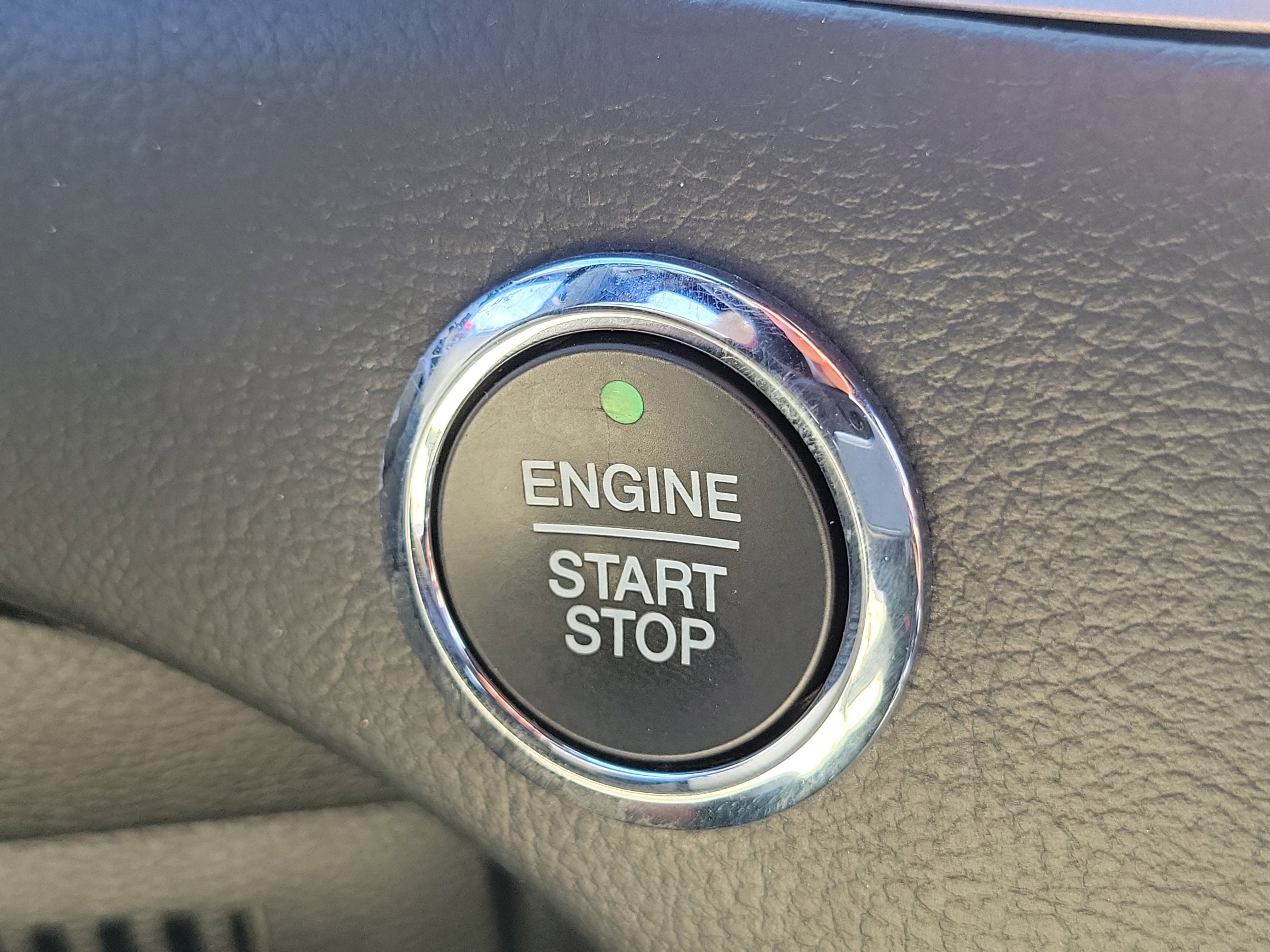 Used 2020 Ford Edge ST-Line image 32