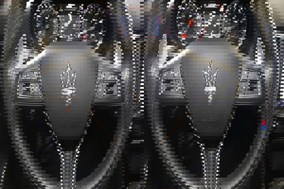 Used 2021 Maserati Levante S image 43