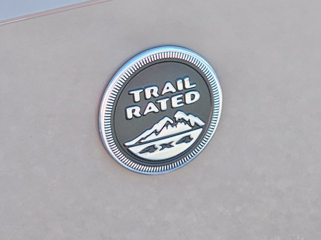 Used 2018 Jeep Wrangler Unlimited Sport w/ Connectivity Group AWD/4WD image 31