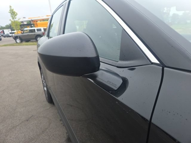 Used 2025 Nissan Kicks S FWD image 5