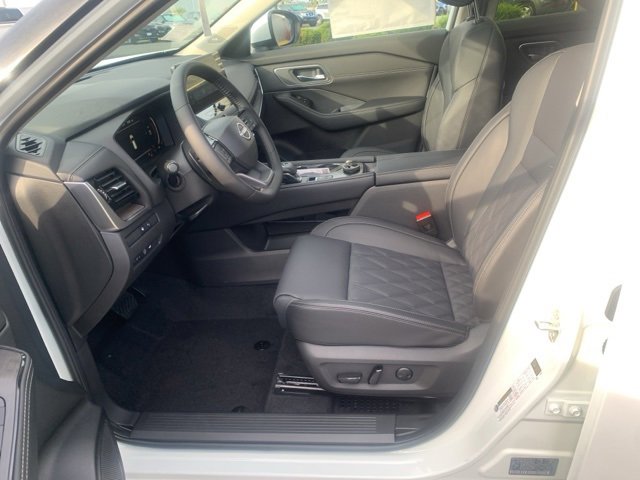 New 2026 Nissan Rogue Platinum image 11