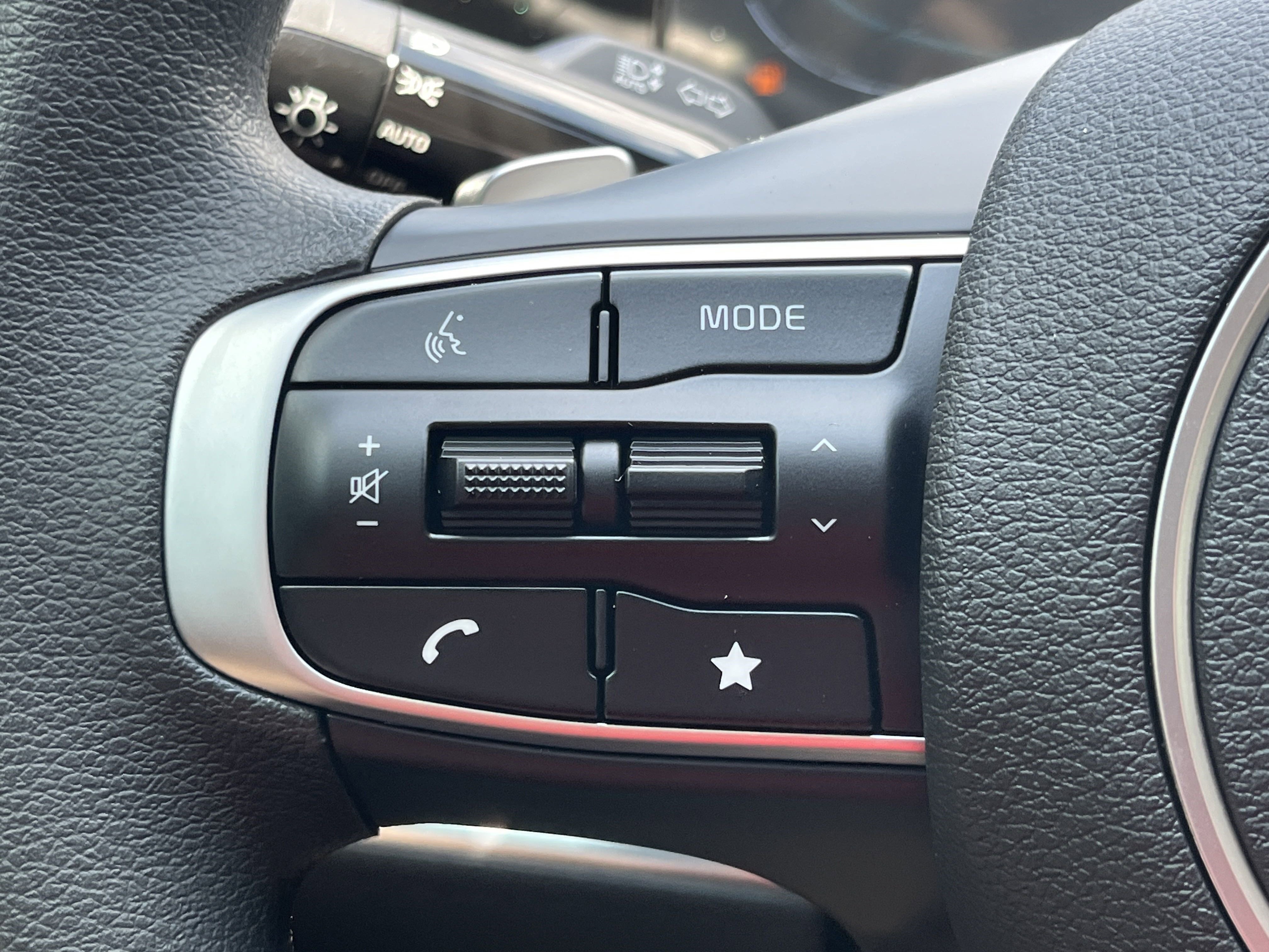 New 2025 Kia Sportage LX image 13