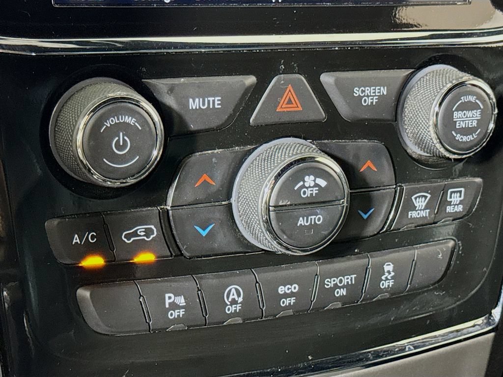 Used 2019 Jeep Grand Cherokee Altitude RWD image 14