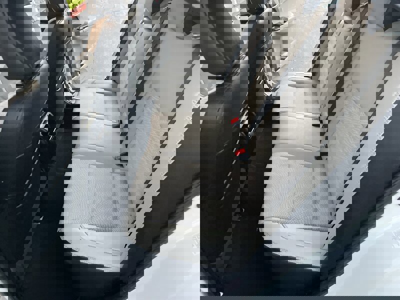 Used 2017 Toyota Camry SE image 29