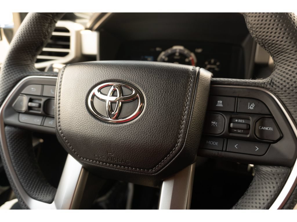 Used 2026 Toyota Tundra Limited AWD/4WD image 29