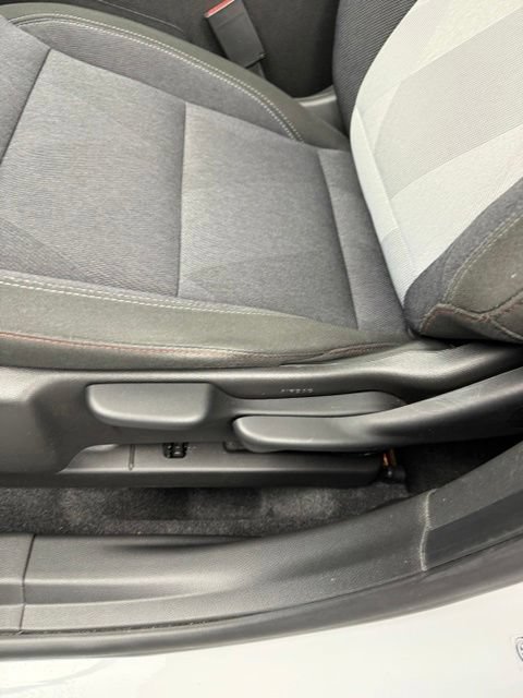 Used 2024 Chevrolet Trax RS FWD image 40
