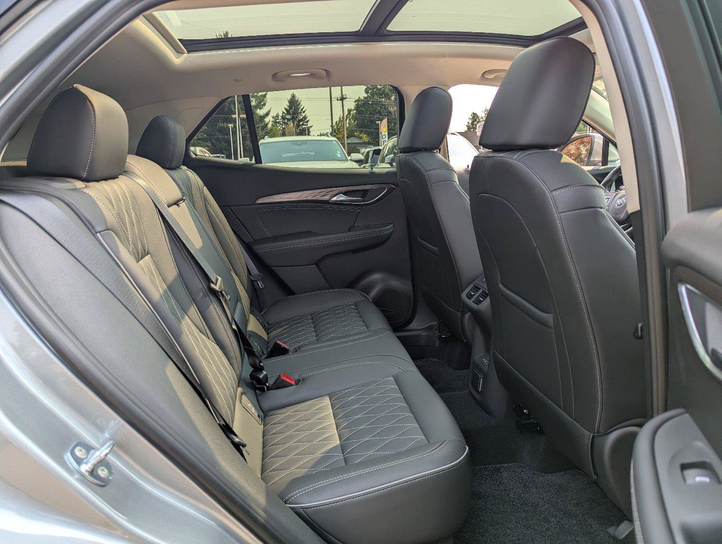 Used 2023 Buick Envision Avenir AWD/4WD image 38