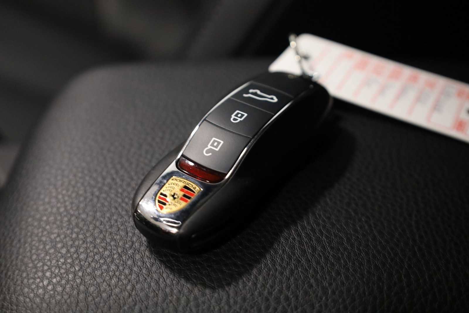 Certified 2025 Porsche Macan image 43