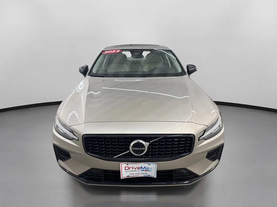 Used 2023 Volvo S60 T8 Plus AWD/4WD image 2