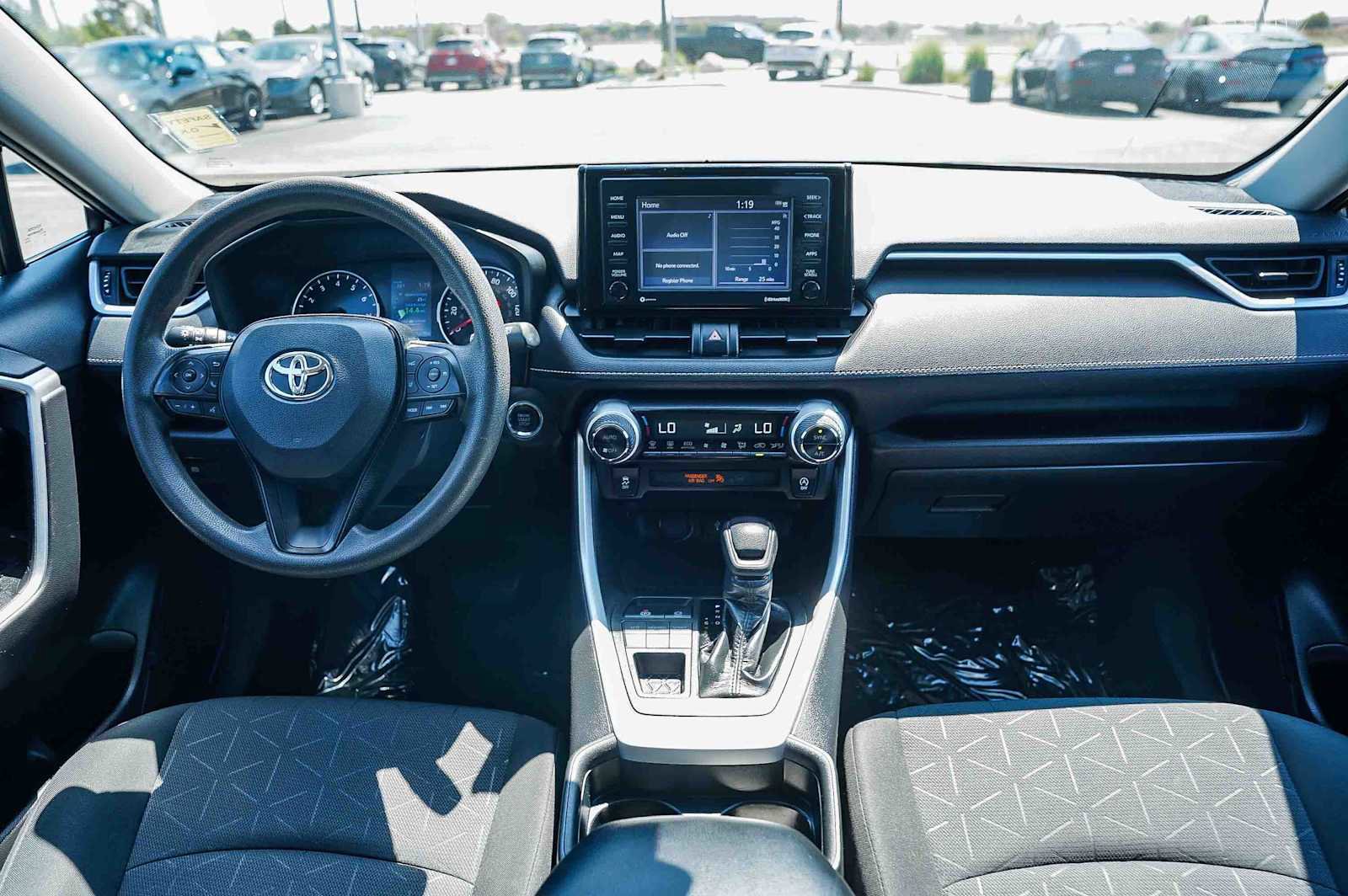 Used 2020 Toyota RAV4 XLE image 9