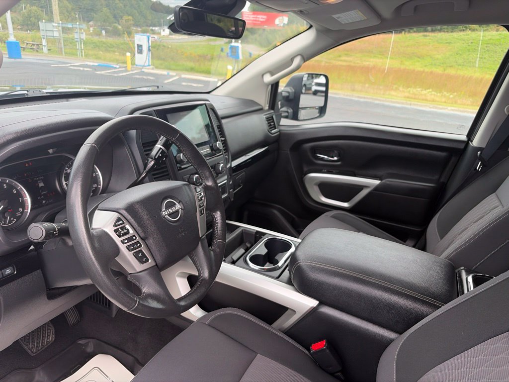 Used 2024 Nissan Titan SV w/ SV Convenience Package AWD/4WD image 18