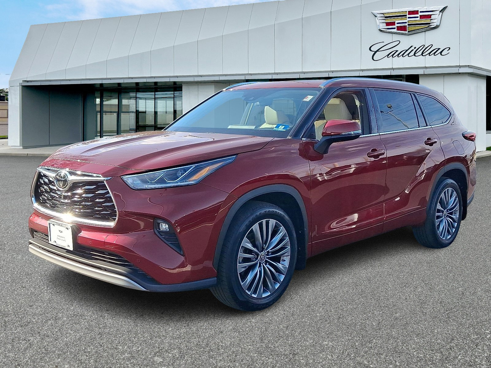 Used 2020 Toyota Highlander Platinum AWD/4WD image 3