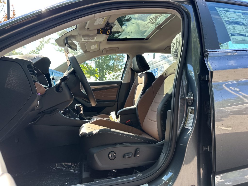 New 2027 Volkswagen Jetta SEL FWD image 8