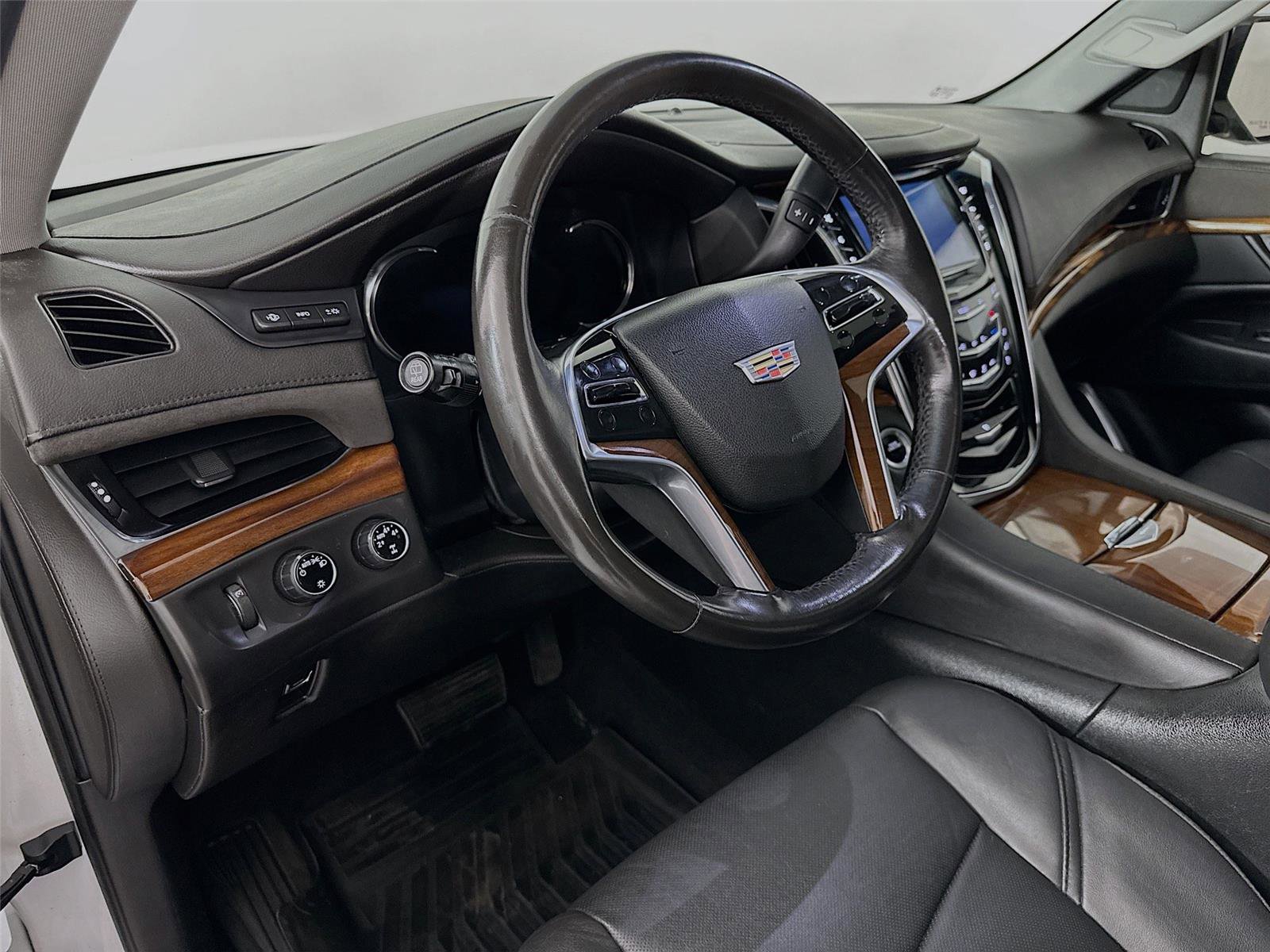 Used 2016 Cadillac Escalade ESV Premium AWD/4WD image 25