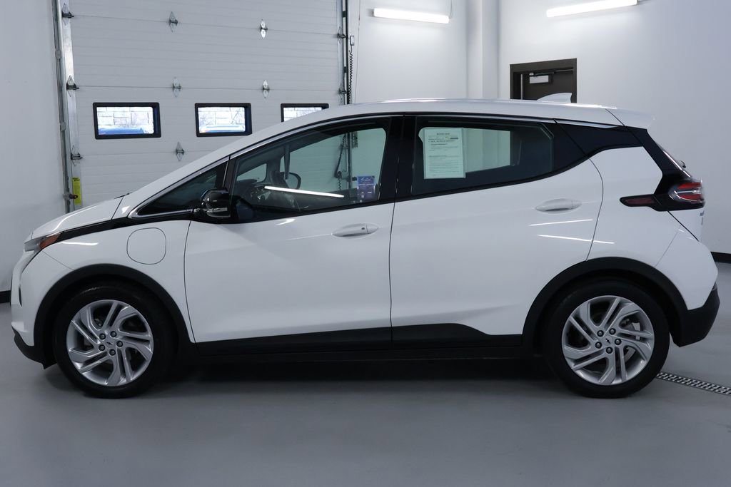 Used 2022 Chevrolet Bolt LT w/ Driver Confidence Package image 4