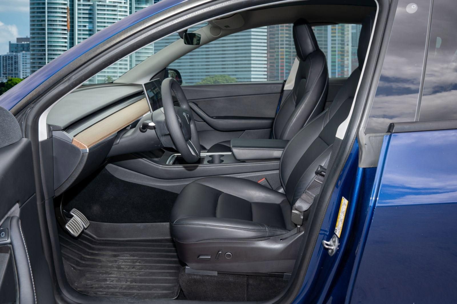 Used 2022 Tesla Model Y Performance image 16