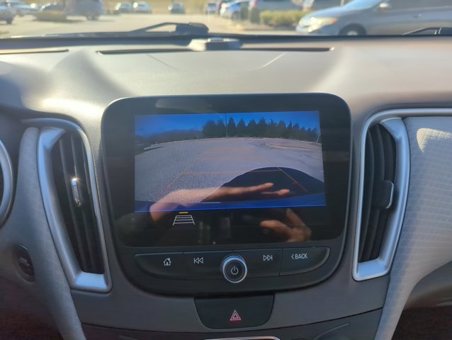 Used 2019 Chevrolet Malibu LS w/ Driver Confidence Package II image 14