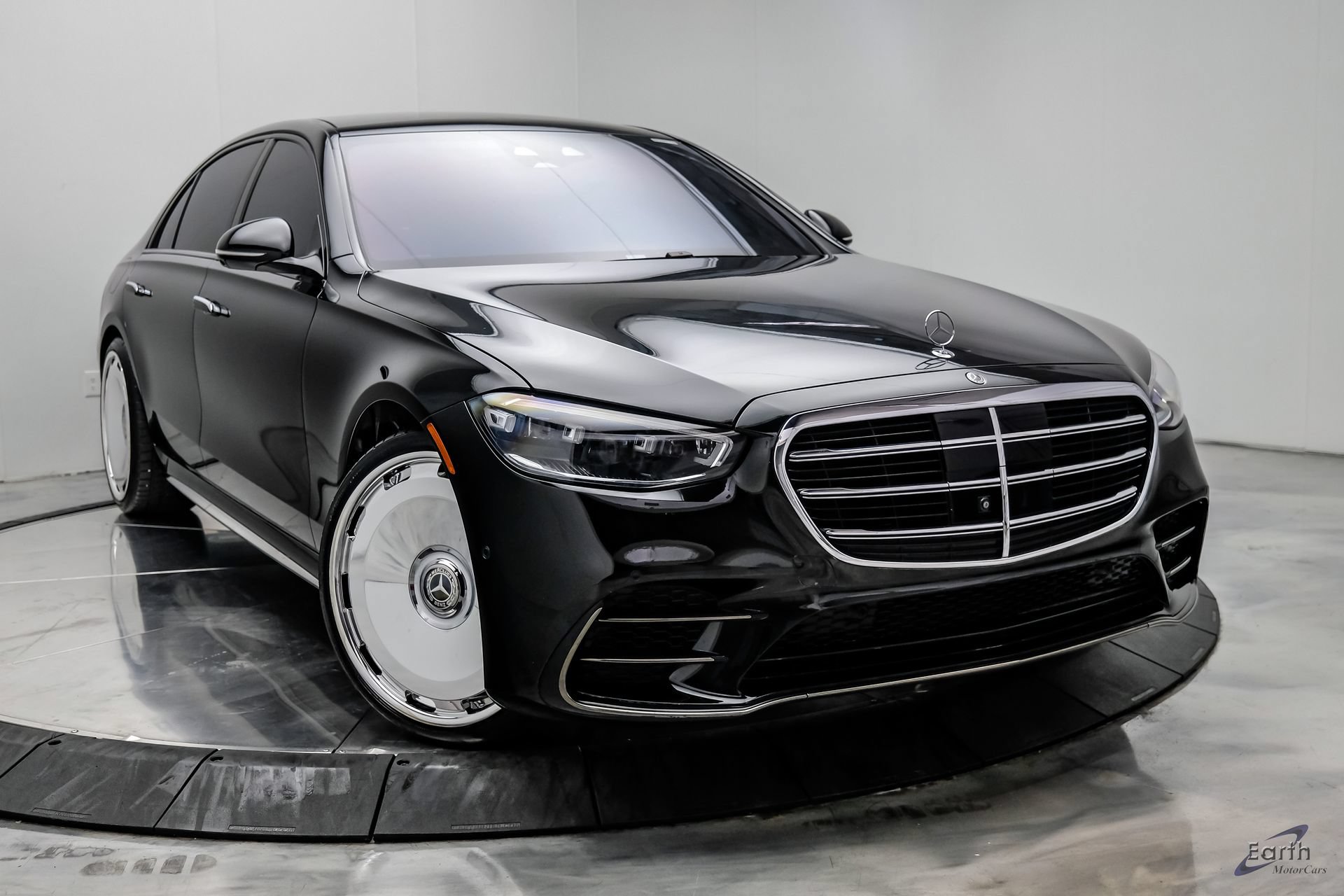 Used 2024 Mercedes-Benz S 580 4MATIC Sedan w/ AMG Line image 24