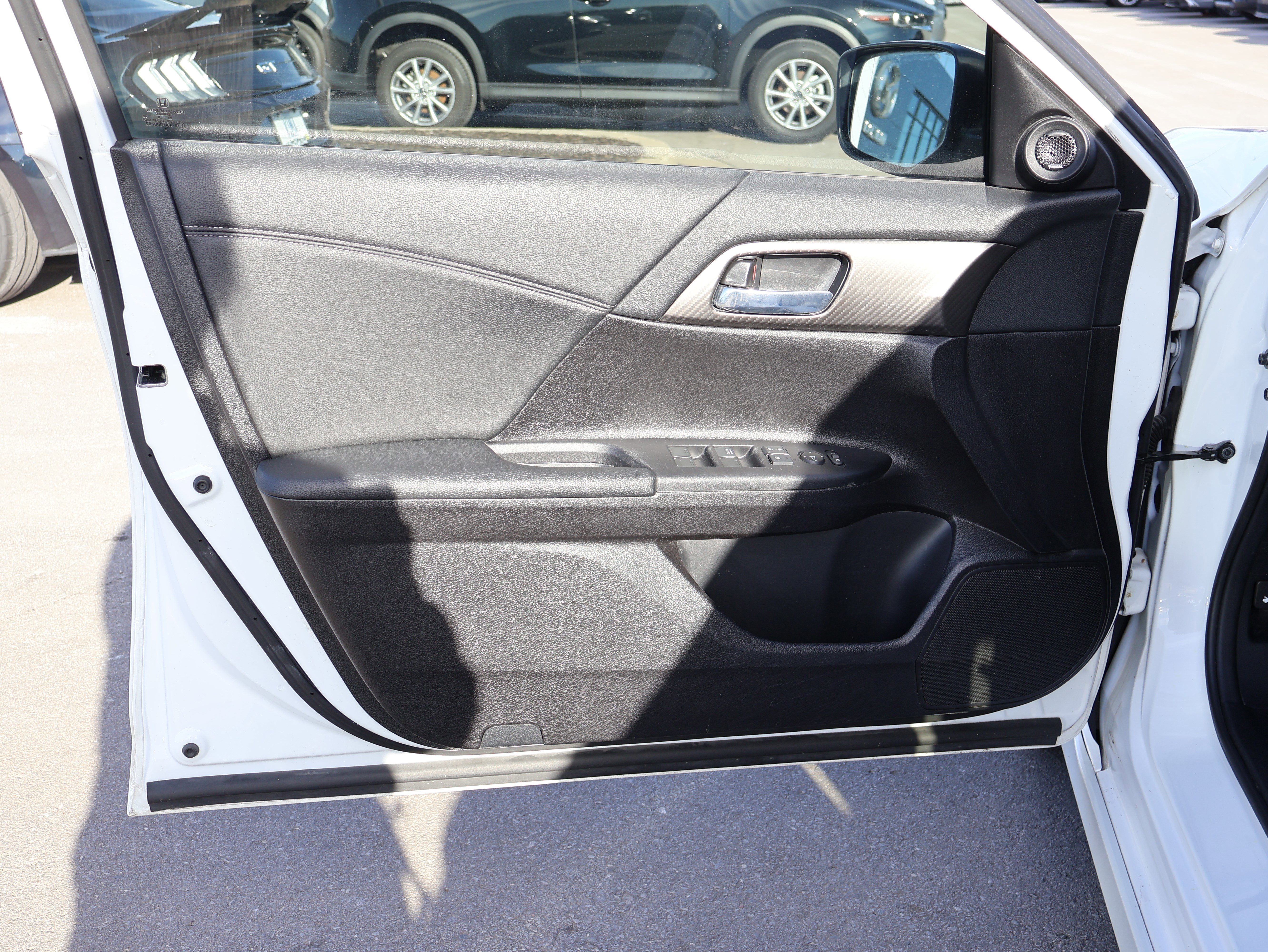 Used 2016 Honda Accord Sport image 18