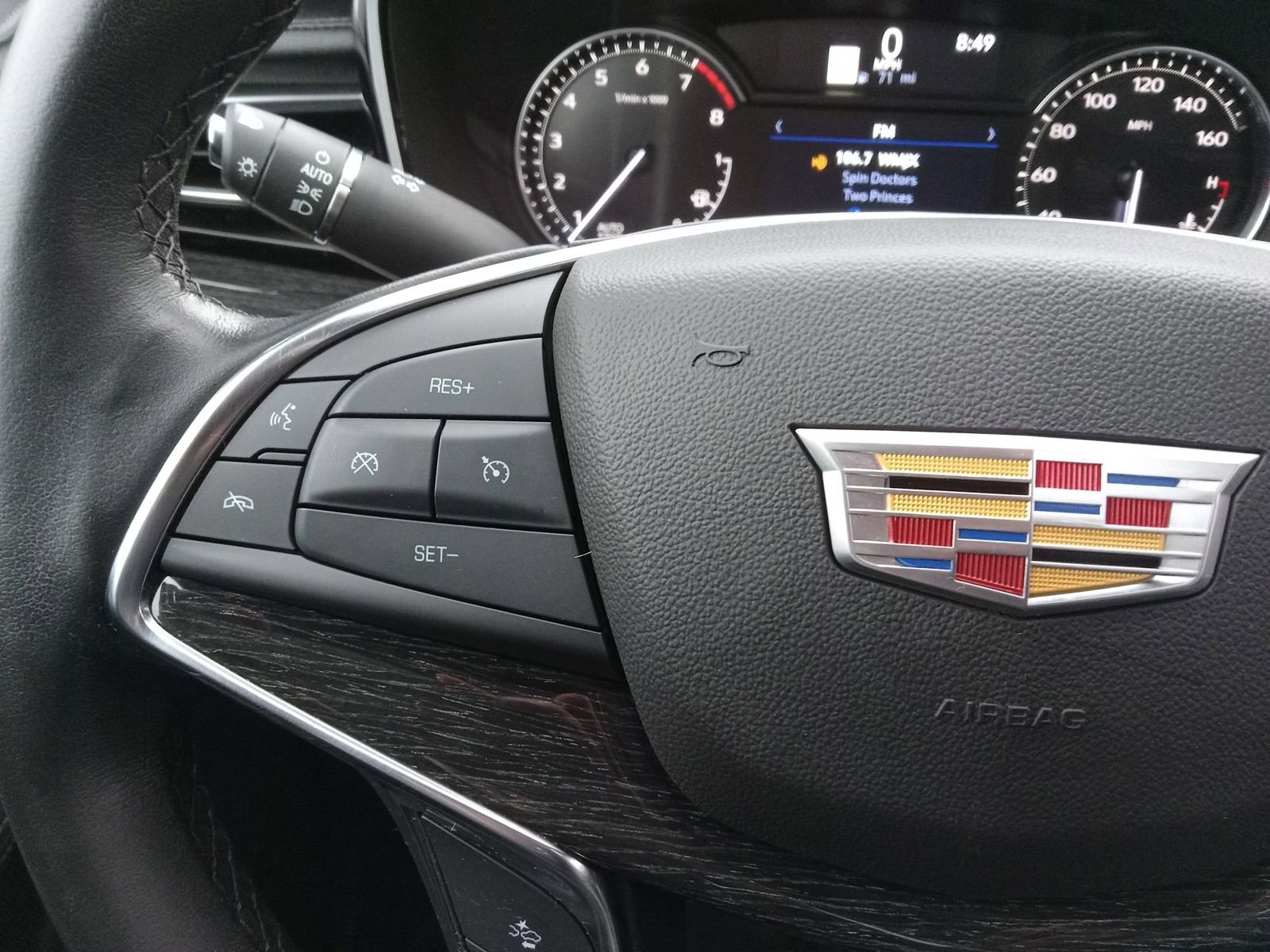 Used 2022 Cadillac XT5 Premium Luxury w/ LPO, ONYX Package image 21