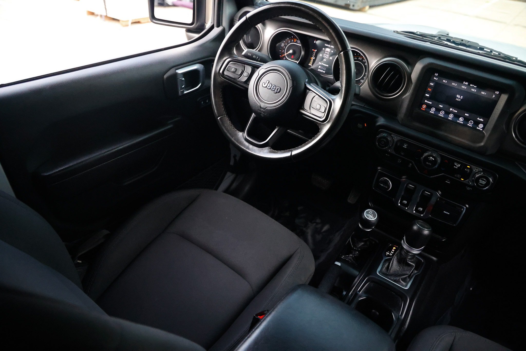 Used 2022 Jeep Wrangler Sport AWD/4WD image 23