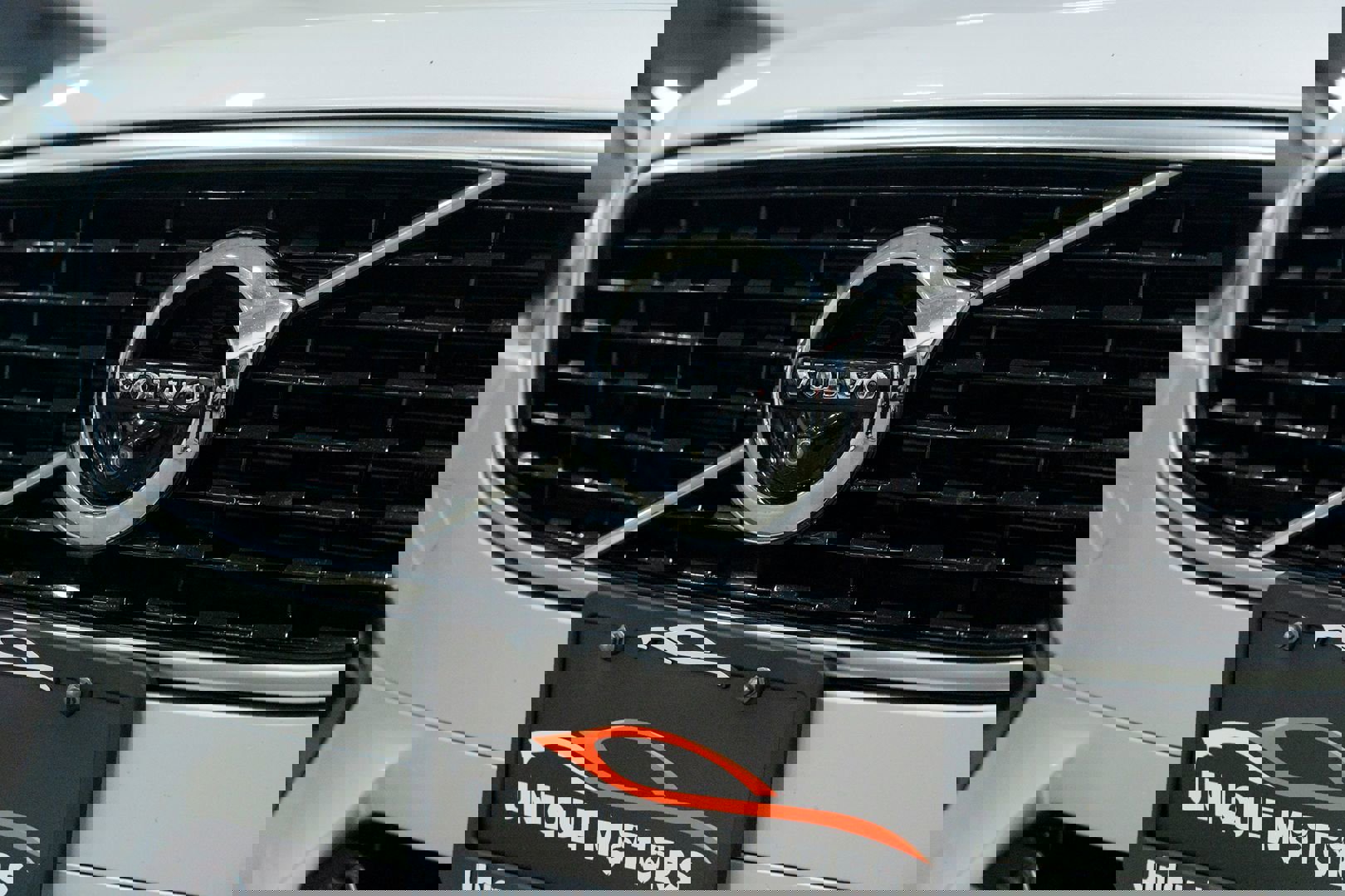 Used 2019 Volvo V90 T5 R-Design w/ Protection Package Premier image 14