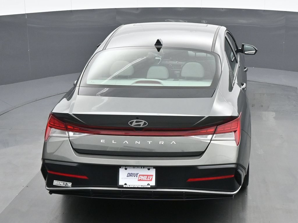Used 2025 Hyundai Elantra SEL FWD image 20