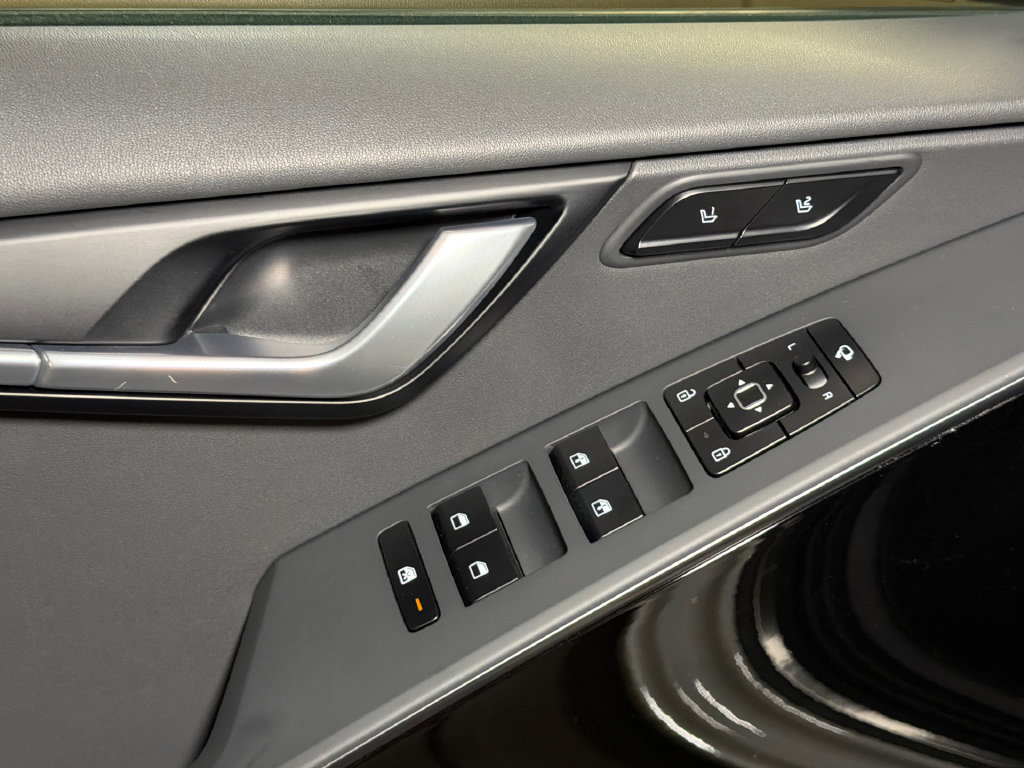 Certified 2023 Kia Niro Wave w/ Wave Preserve Package FWD image 22