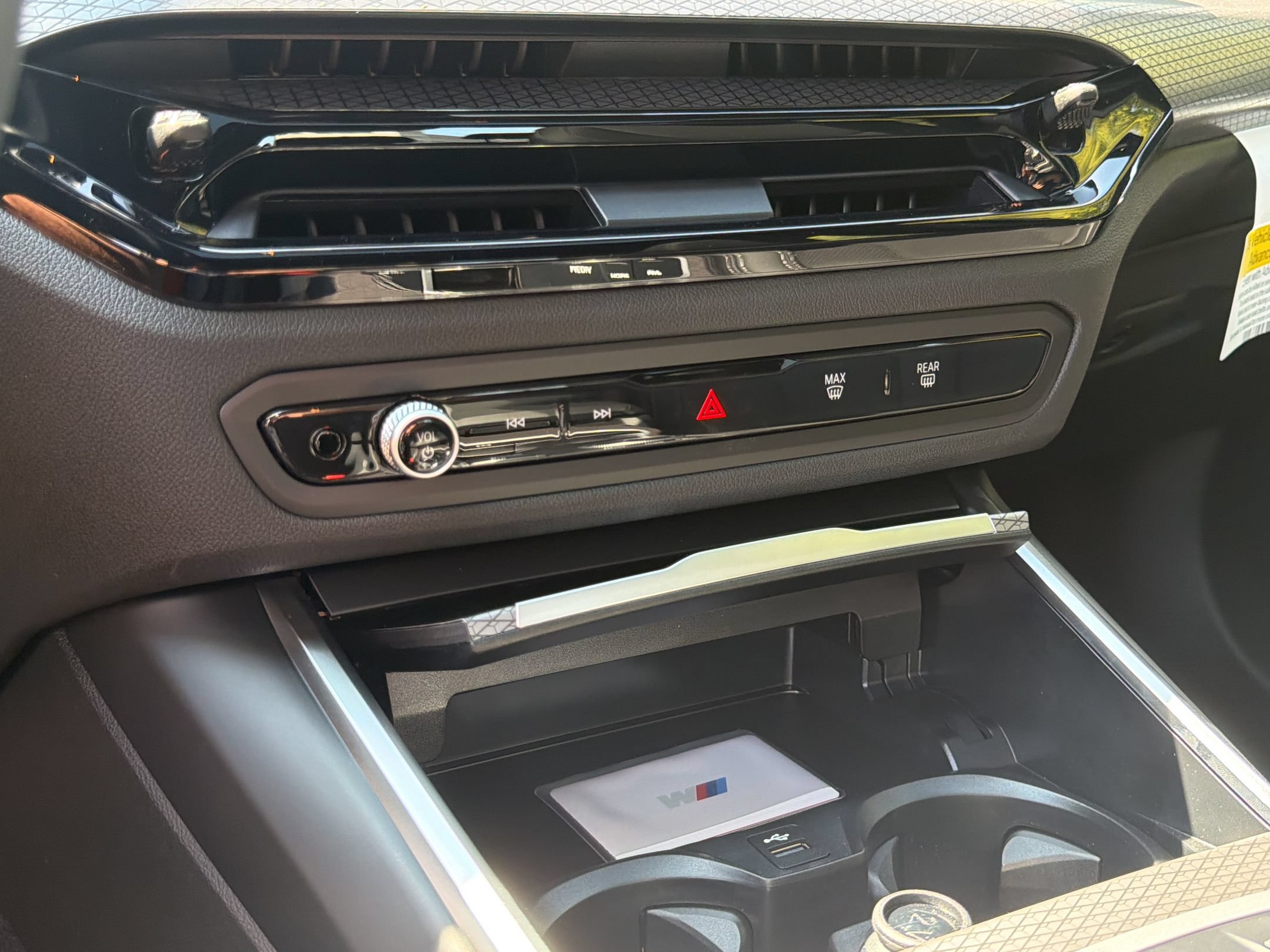 New 2026 BMW 330i xDrive Sedan w/ M Sport Package AWD/4WD image 19