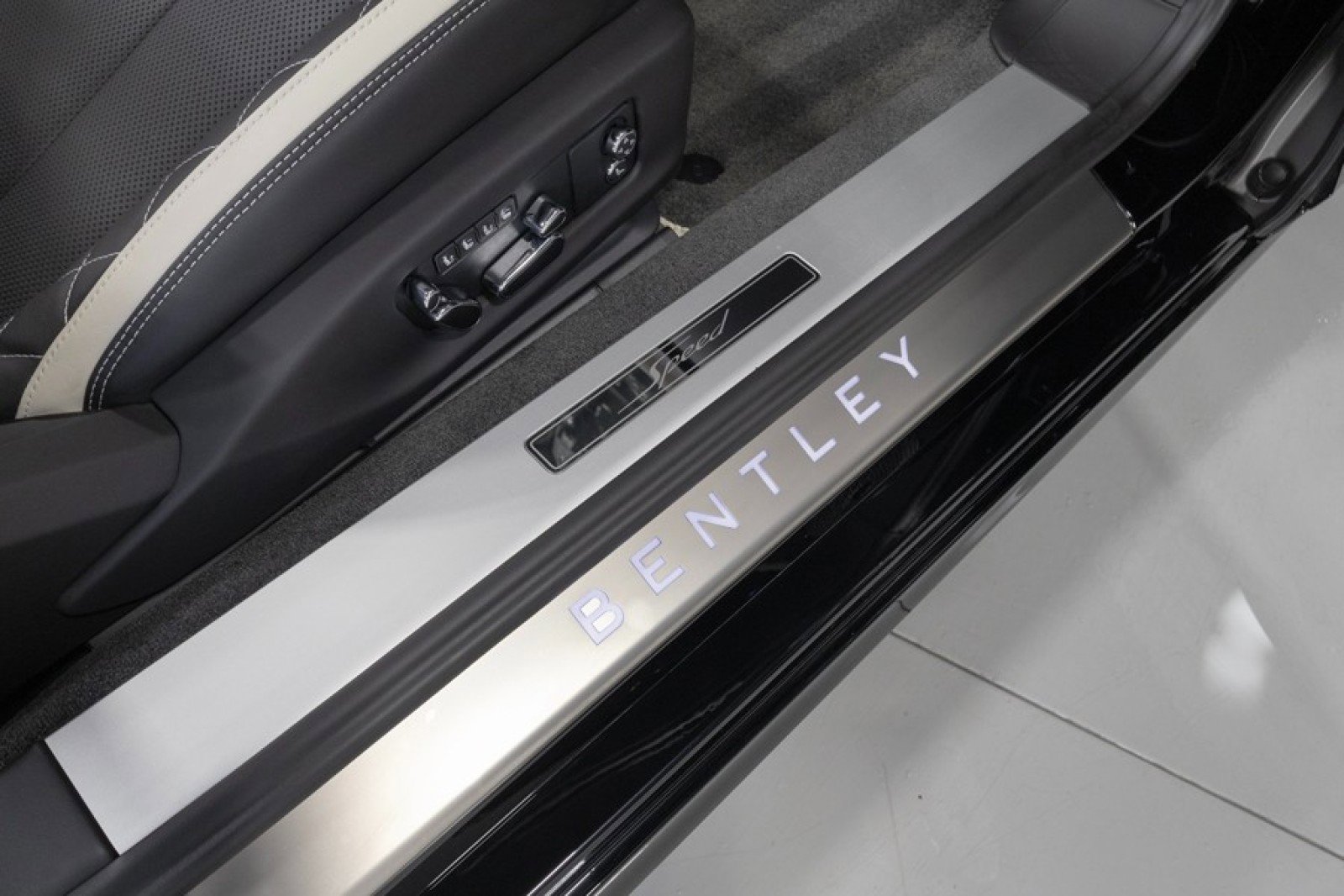 Used 2023 Bentley Continental GT Speed AWD/4WD image 46