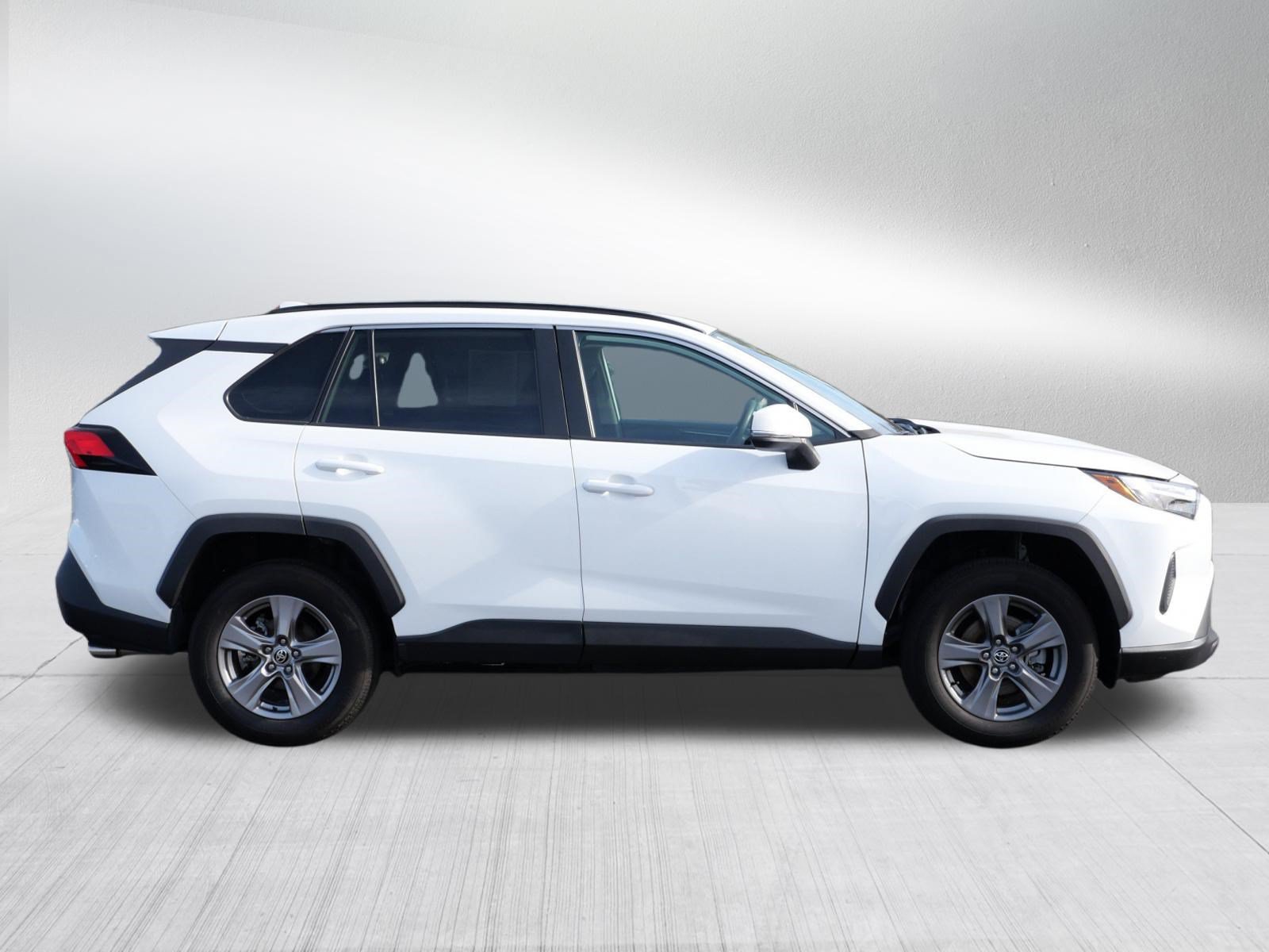 Used 2024 Toyota RAV4 XLE AWD/4WD image 8