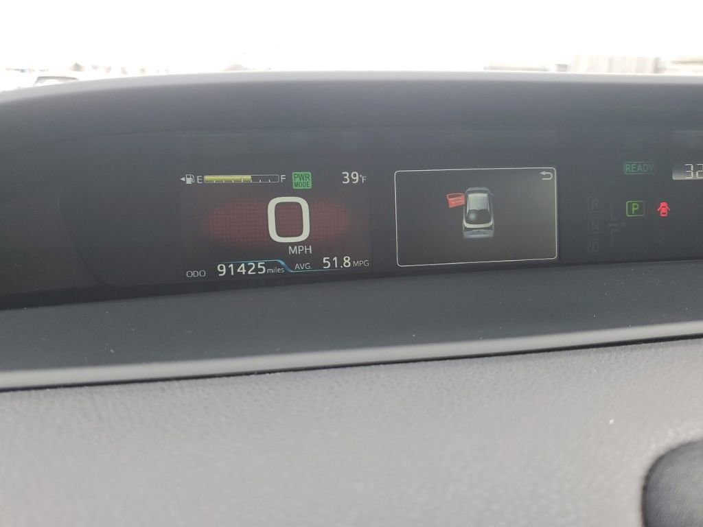 Used 2021 Toyota Prius LE image 16