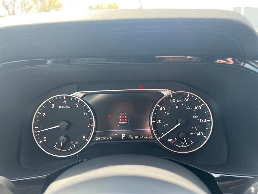 Used 2025 Nissan Pathfinder SV image 21