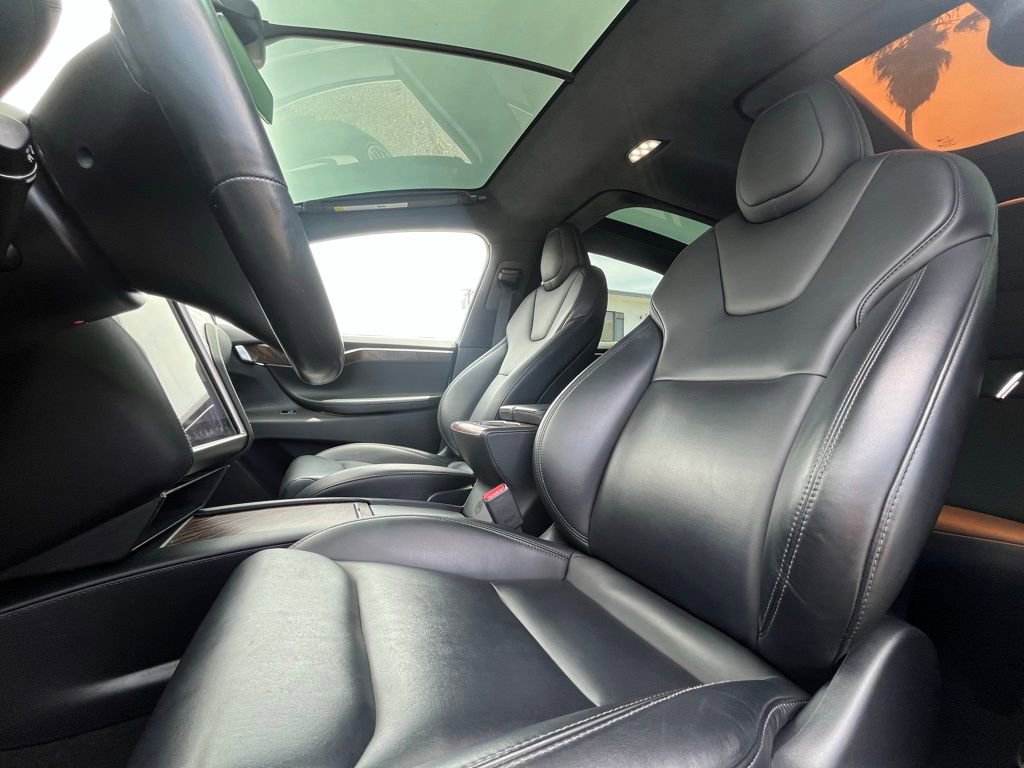 Used 2020 Tesla Model X Long Range image 13
