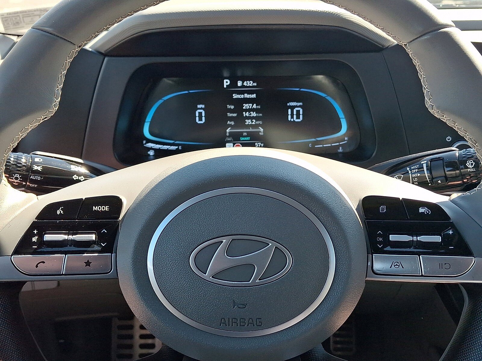 Certified 2025 Hyundai Elantra Sport FWD image 18