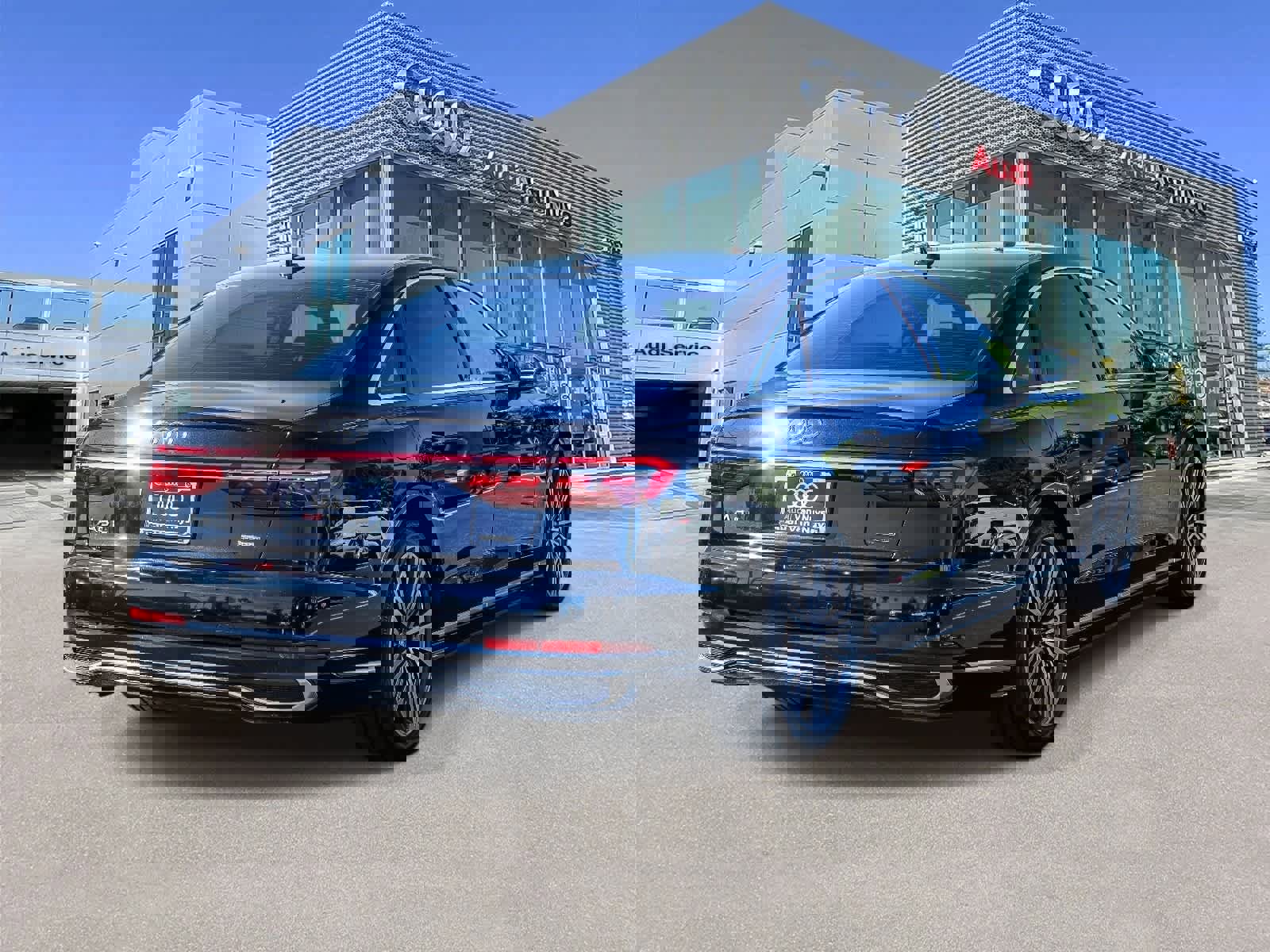 Used 2022 Audi A8 L 3.0T w/ Executive Package image 4